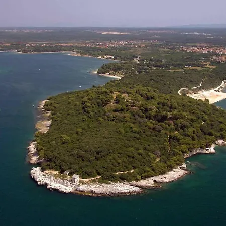 Sanja Near The Sea, Spacious And :) Pula